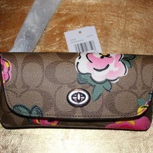 Coach Sunglass Case In Signature Canvas Rose Print